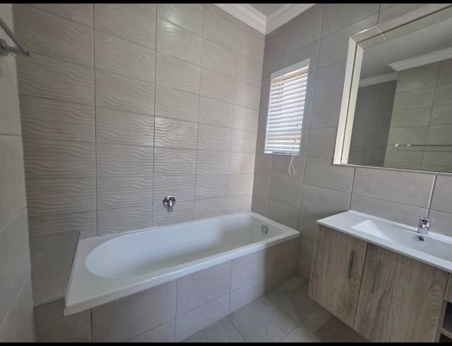 3 BEDROOM HOUSE TO LET IN VANDERBIJLPARK SE 3